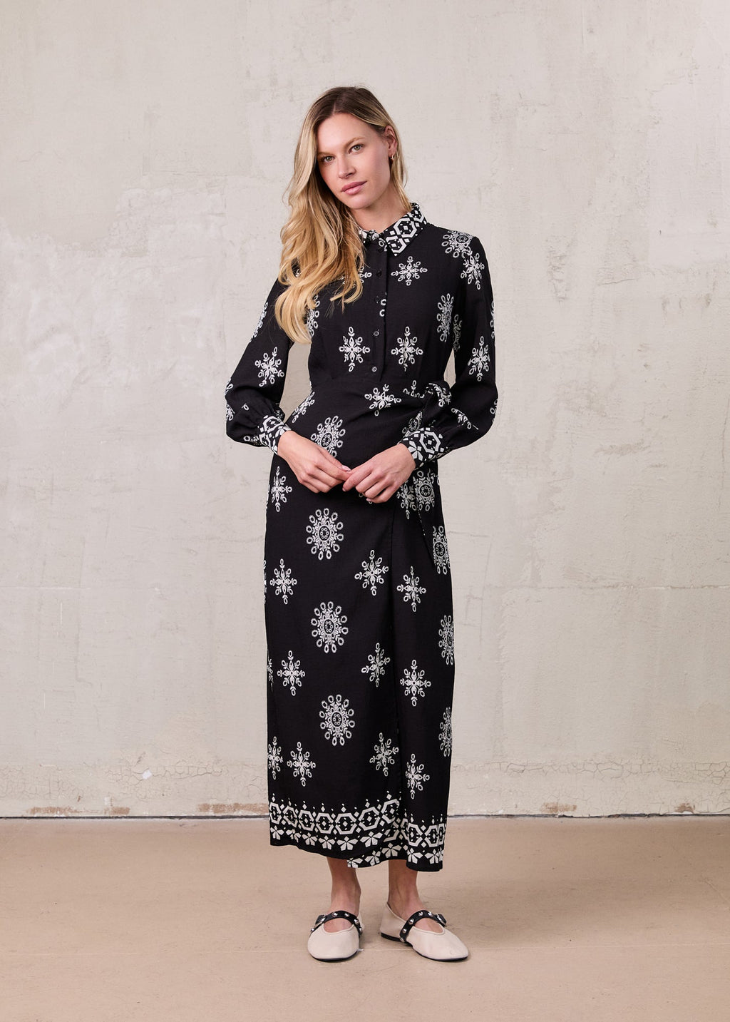 Black Medallion Wrap Shirtdress Women’s Elegant Printed Dress